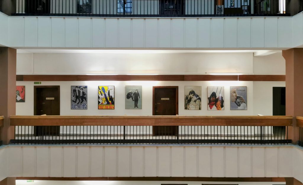 Dr Katarzyna Sówka-Pietraszewska, dr Hanna Kędzierska, dr Dorota Klimek-Jankowska i dr Maja Lubańska podczas nadania sali nr 208 imienia prof. Jana Cygana (fot. Maria Kozan)