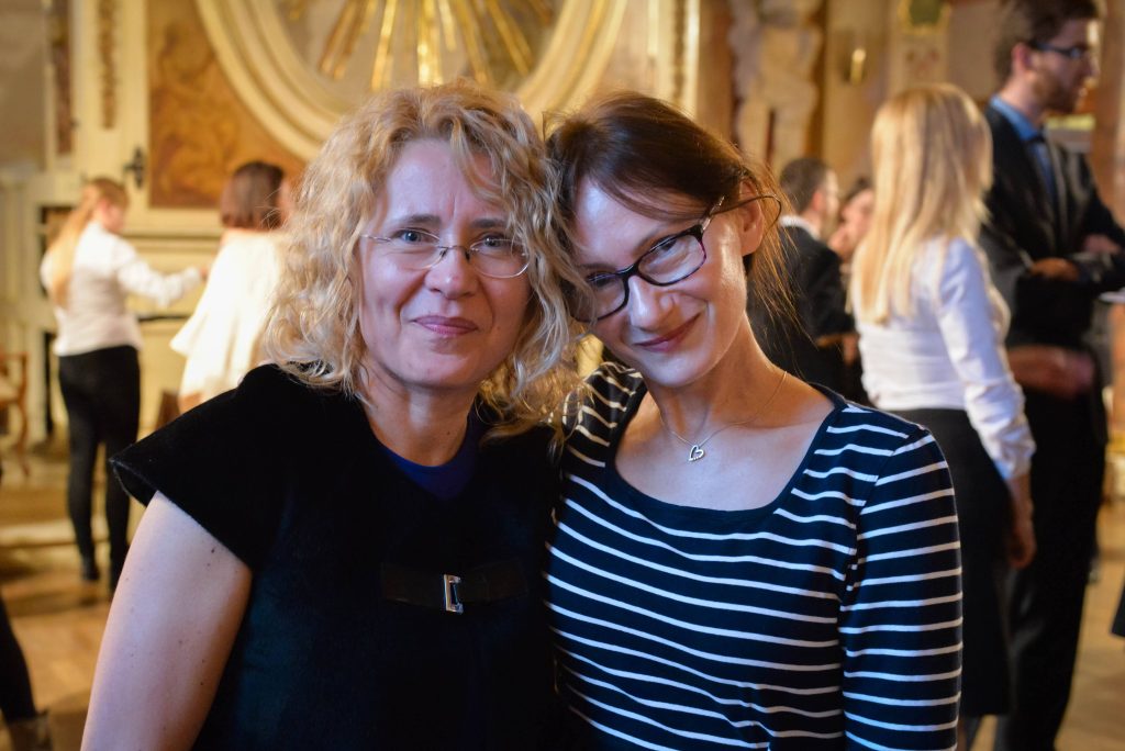 Prof. Teresa Bruś i prof. dr hab. Anna Budziak podczas jubileuszu 40-lecia IFA (2015)